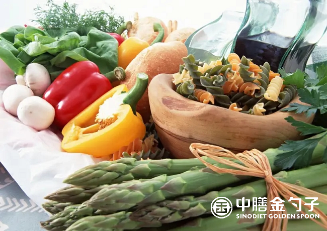 央廚預(yù)制菜引領(lǐng)餐飲業(yè)變革，提升生活品質(zhì).png